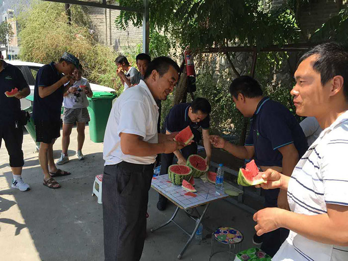 夏季給學(xué)員及教練送清涼